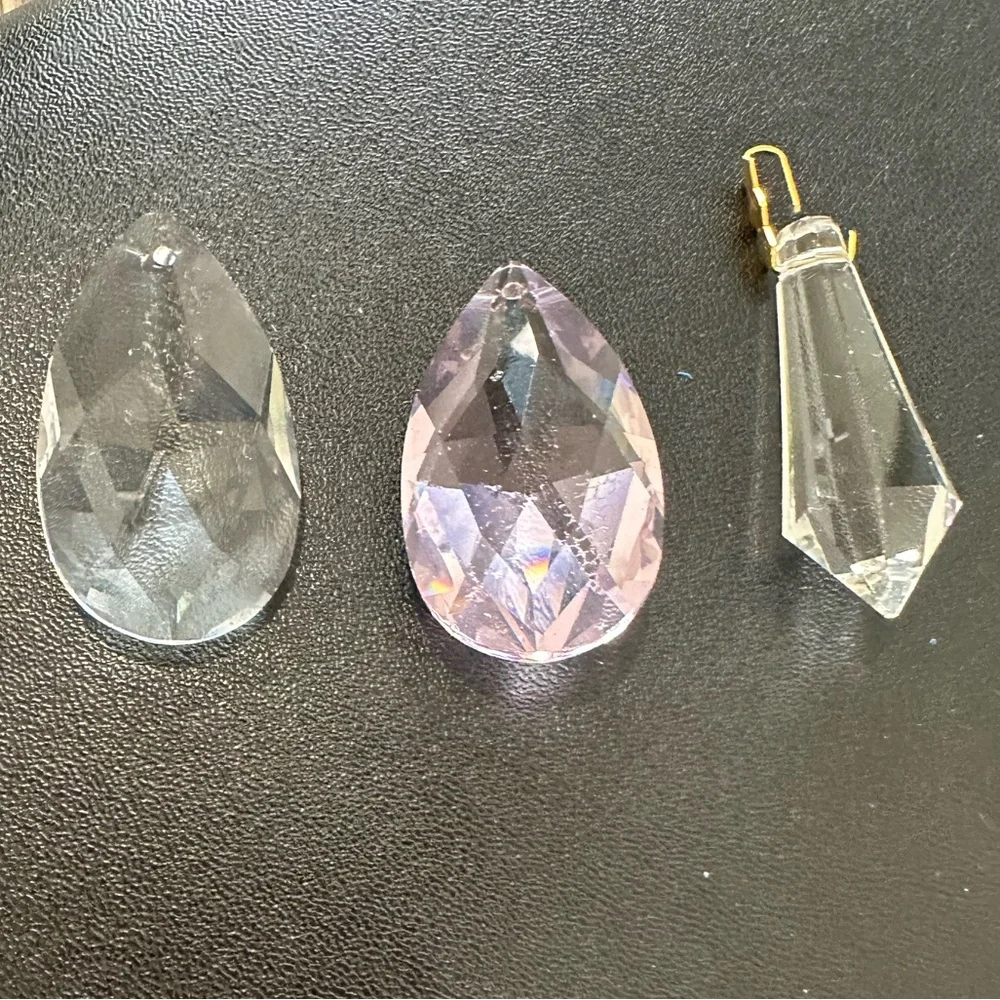 Vintage Chandelier prisms - Picture 1 of 4